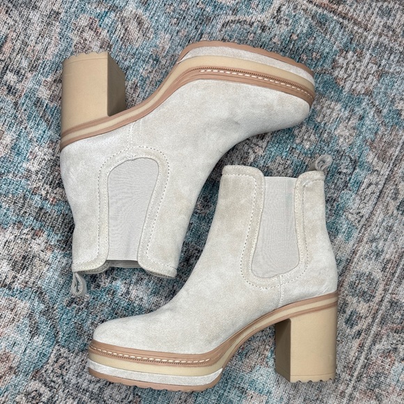Steve Madden Shoes - Steve Madden Lexa Cream Neutral Chunky Heeled Bootie 9